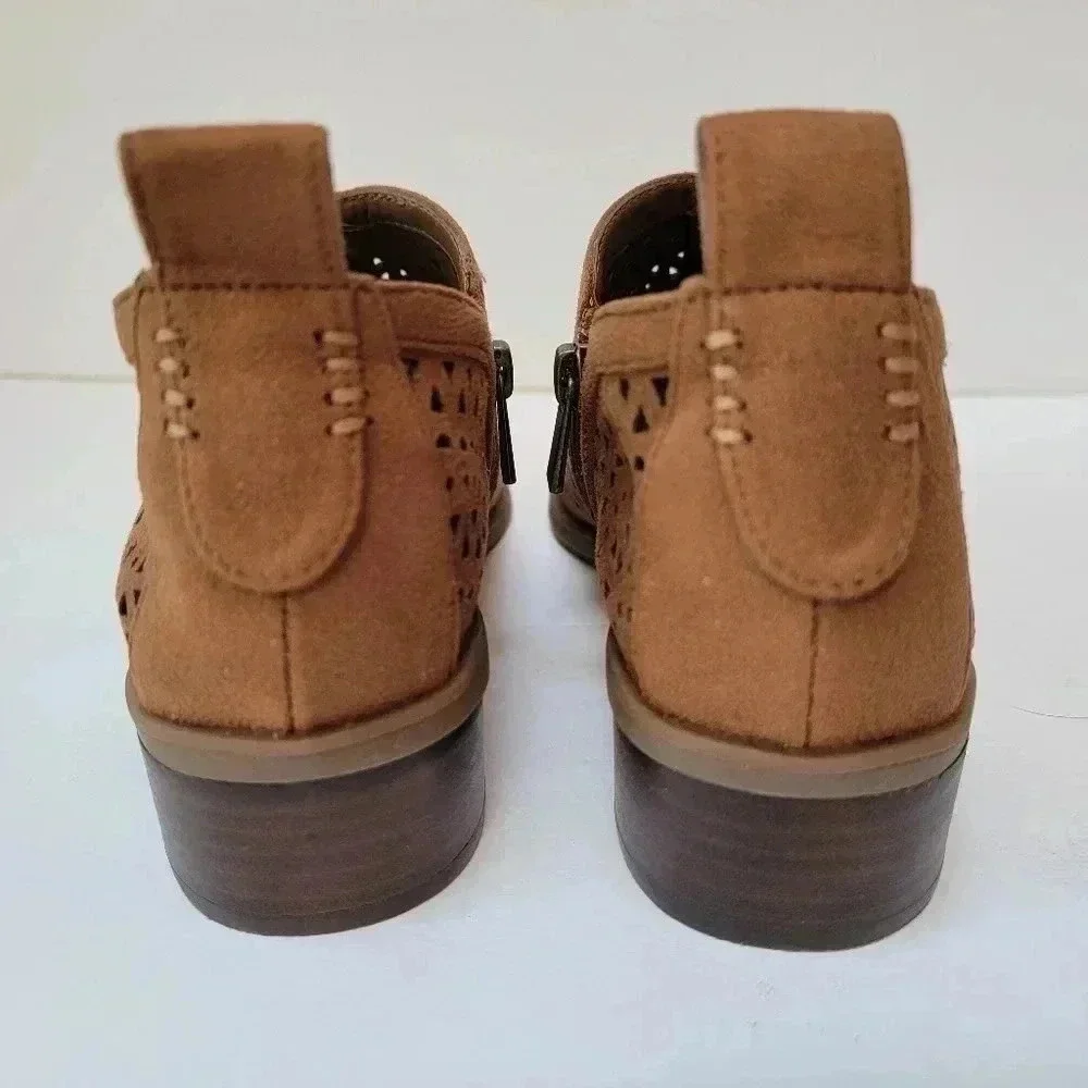 Bella Vita Women's Chop Out Leather Zip  Booties Size 7.5 - Picture 2 of 4